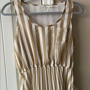 Blu Pepper Tan Sleeveless Scoop Neck Midi Sundress P2P:17” Front/BackL: 20”, 29”